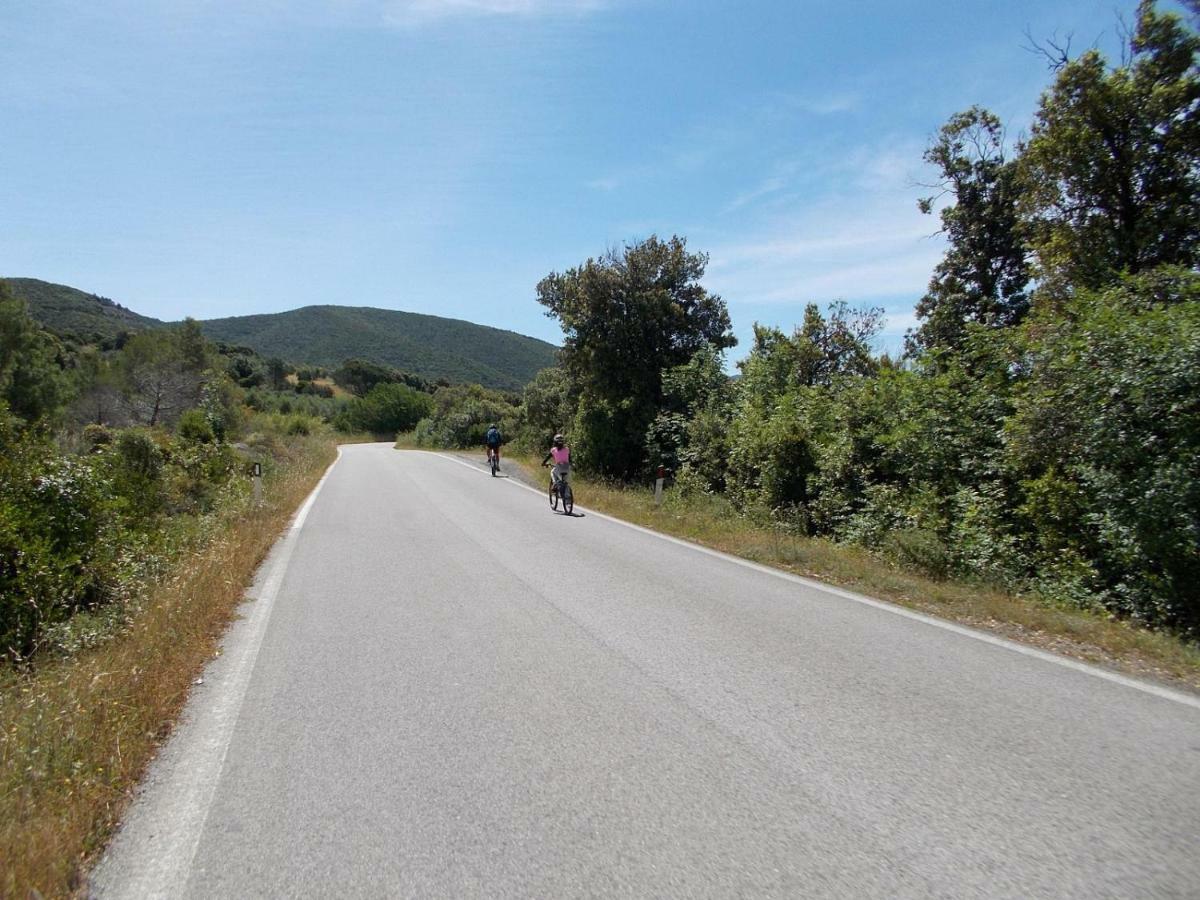 Villaggio Residence La Pieve Di Pomaia Eksteriør billede